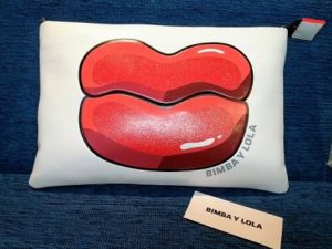 bolso con labios bimba y lola 